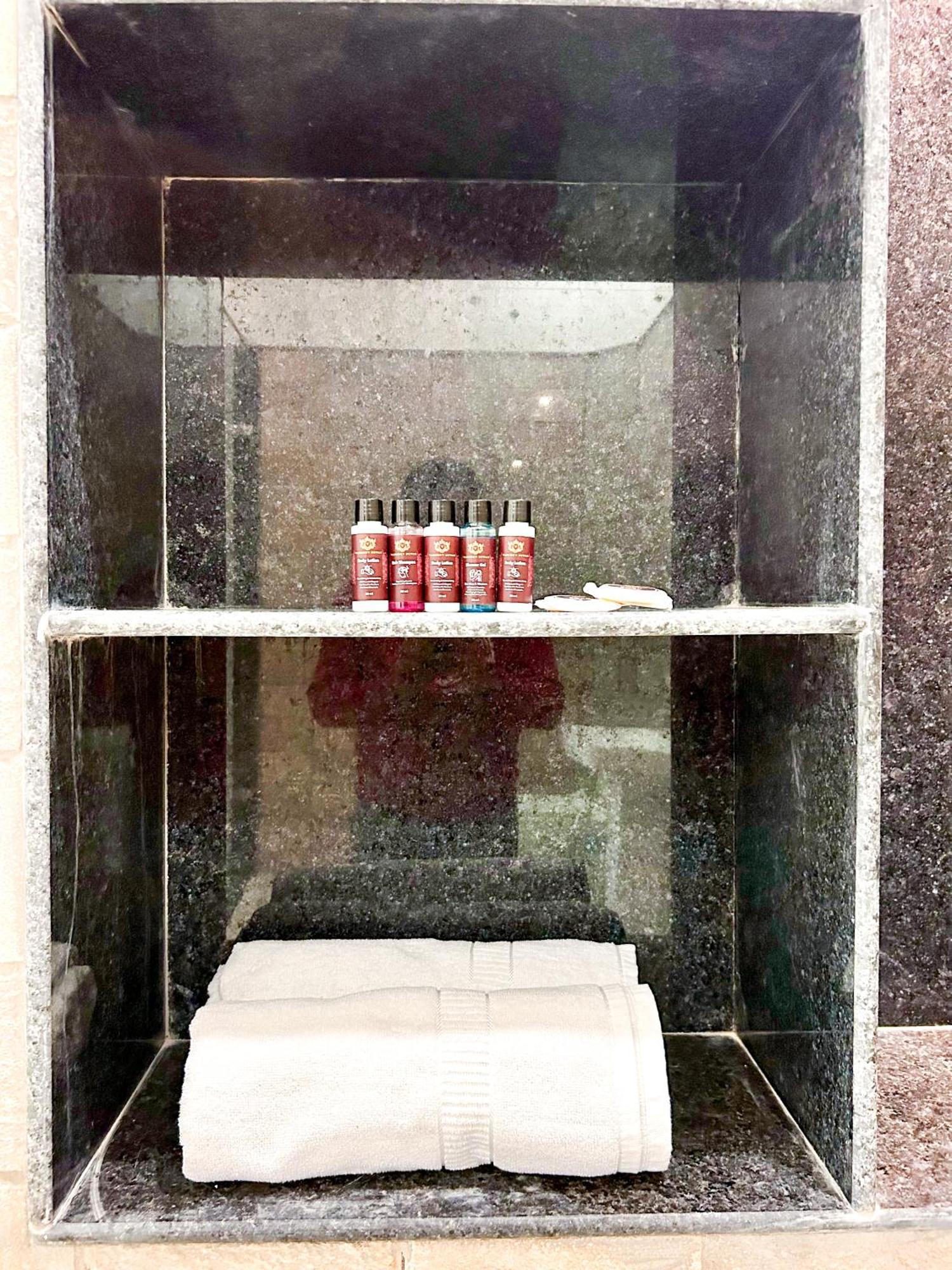 Hotel Vasudev Niwas Джайсалмер Стая снимка